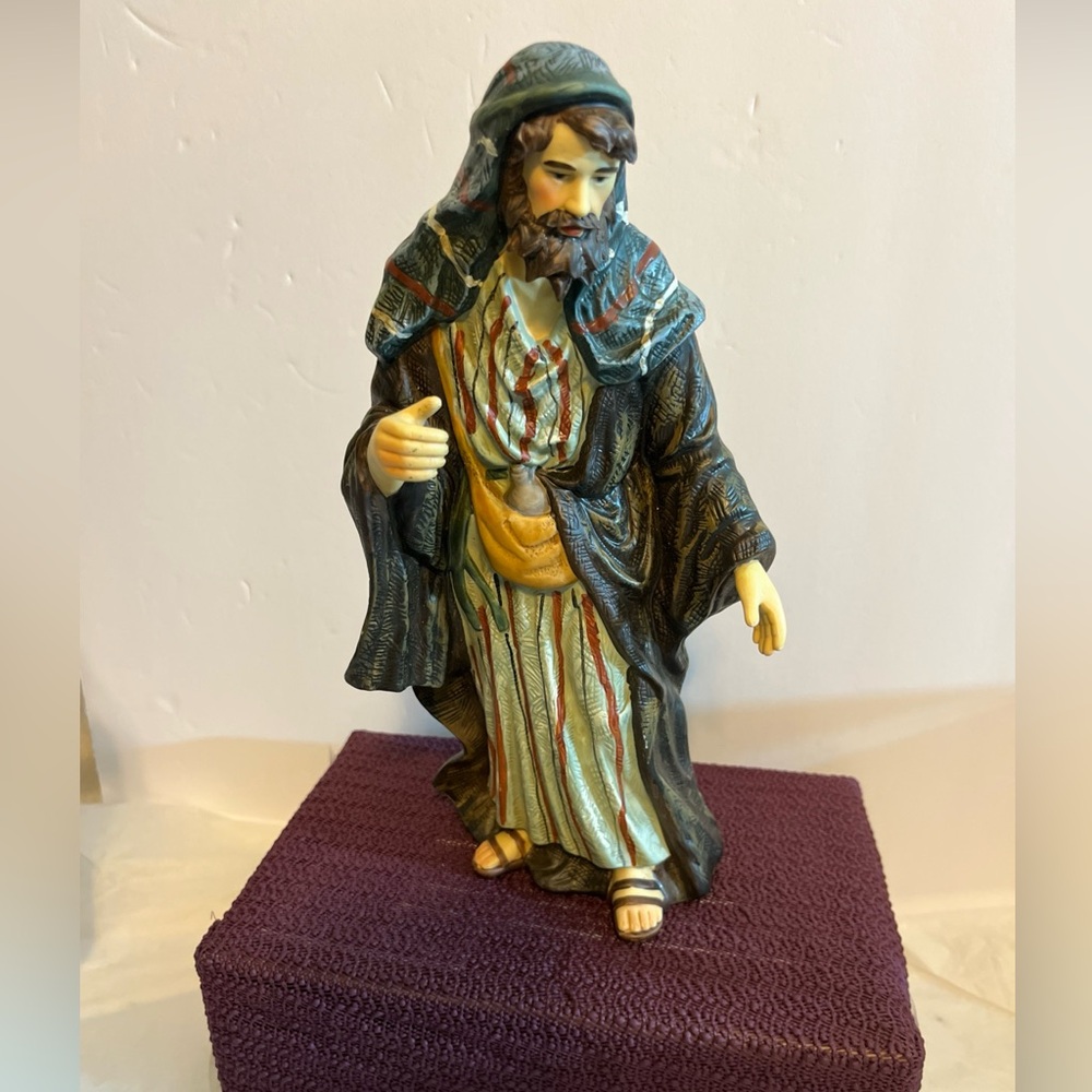 GRANDEUR NOEL PORCELAIN JOSEPH FIGURE REPLACEMENT COLLECTORS EDITION 1999